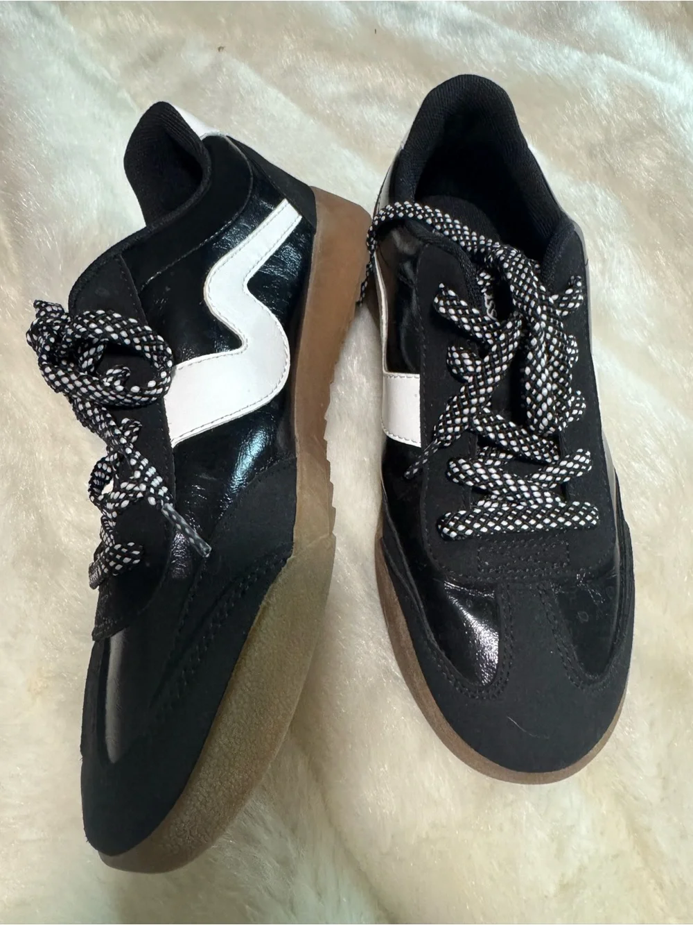 Women's Black and White Lace-Up Sneakers with Gum Sole 8.5 M
